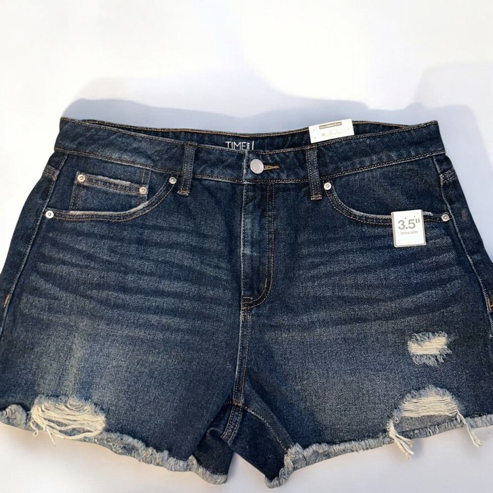 Relaxed Fit High Rise Women’s Dark Wash Denim Shorts (Size 12)